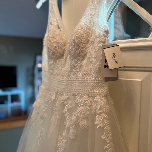 Wedding Dress - Oleg Cassini Soft Ball Gown With Lace - Ivory - Picture 4 of 13